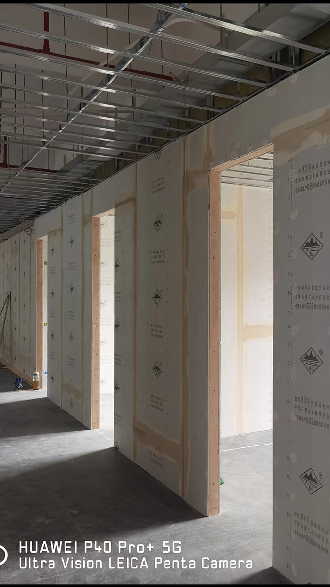 上海徐匯漕河涇華鑫天地辦公室裝修施工現(xiàn)場工地